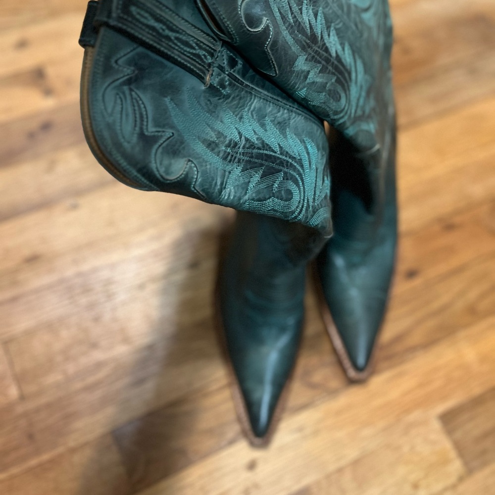Vintage Women's Green Embroidered Pointed-Toe Cowboy Boots
